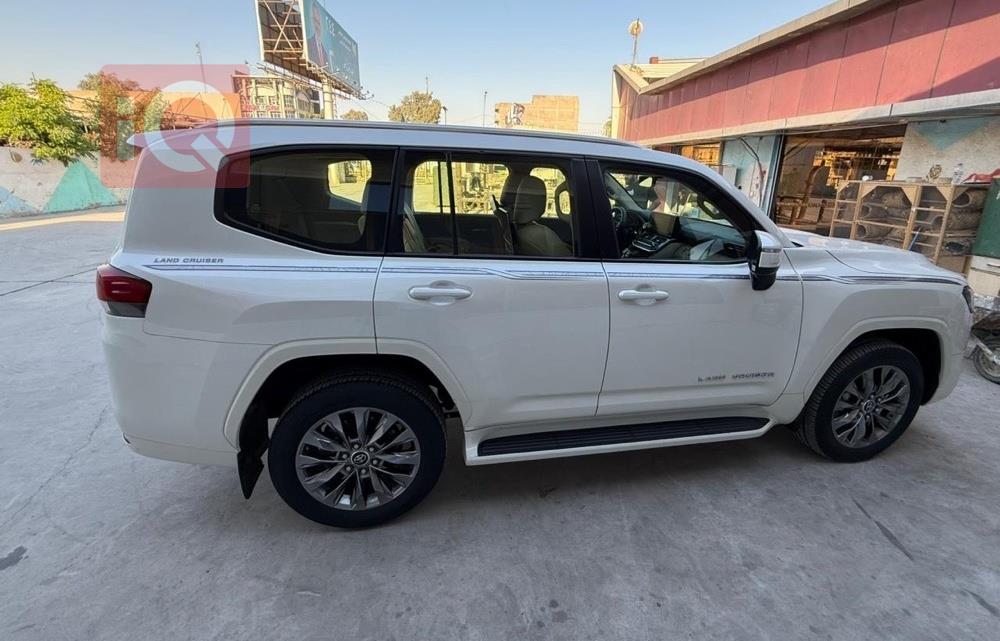 تۆیۆتا لاند کروزەر